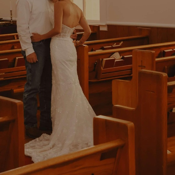 Wedding Dress - Picture 2 of 2